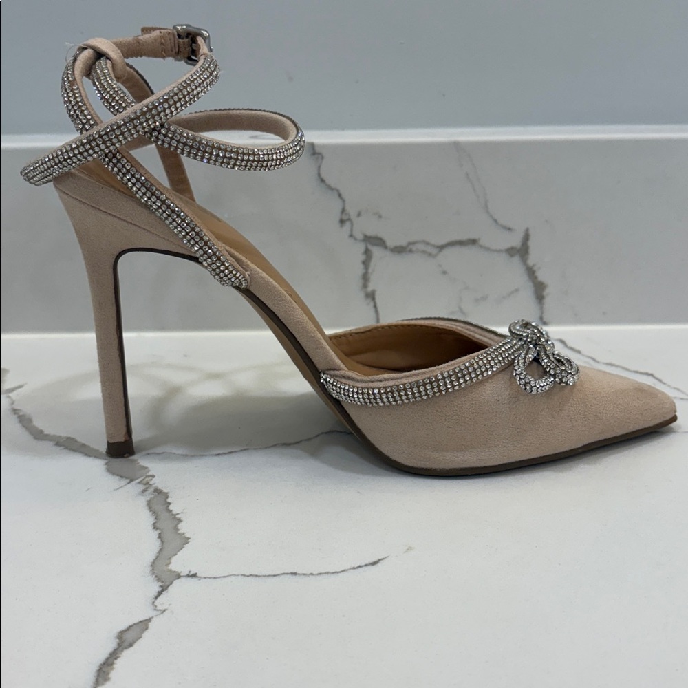 Heels with Rhinestone Bow - Picture 3 of 9